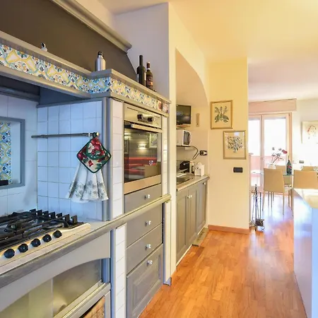 Σπίτι διακοπών 3 Bedroom Awesome In *